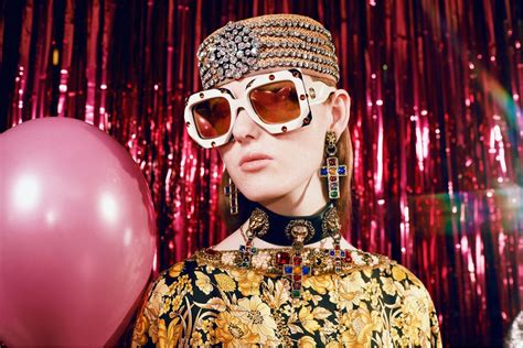 gucci holiday 2018 libro|Gucci Unveils 2018 Gift Giving Campaign for Christmas.